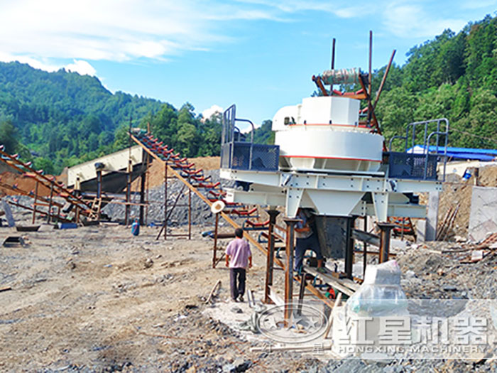 福建花崗巖打砂生產線正在安裝中 福建花崗巖打砂生產線正在安裝中