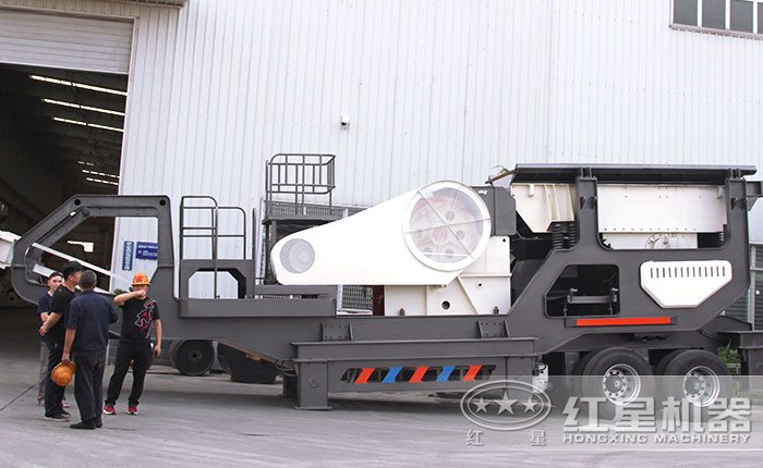 客戶到場(chǎng)參觀考察移動(dòng)破碎機(jī) 客戶到場(chǎng)參觀考察移動(dòng)破碎機(jī)