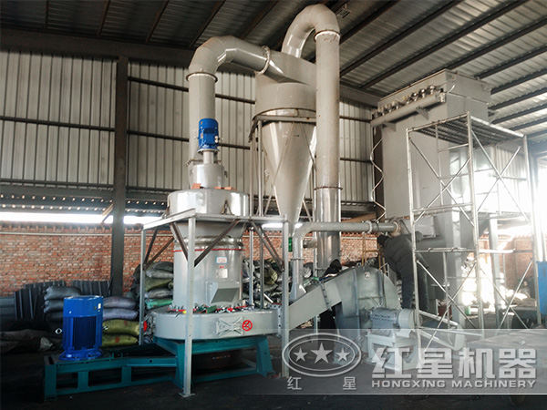 4525、4119雷蒙磨粉機(jī)現(xiàn)場(chǎng)作業(yè)圖