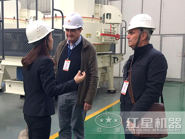 制砂(沙)機國外用戶來廠參觀圖 制砂(沙)機國外用戶來廠參觀圖