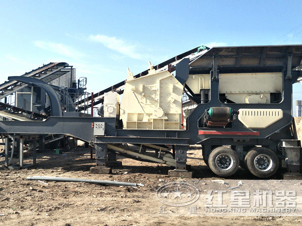 移動反擊破碎機,客戶破碎現場 移動反擊破碎機,客戶破碎現場